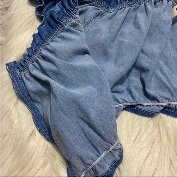 Ruffled and Ruching Denim Crop Top with Zipper - Picture 7 of 15